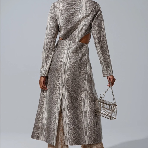 AKIRA Gray Snake print Coat - Picture 2 of 3